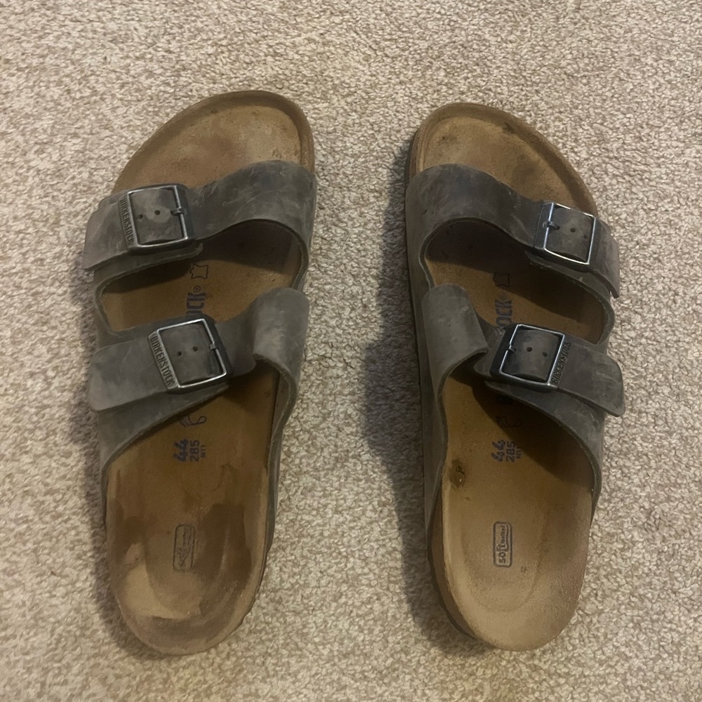 Used Mens Gray Birkenstock sandals